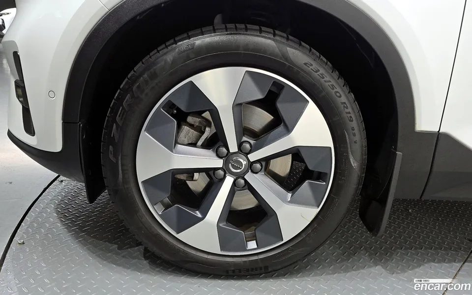 Volvo XC40 B4 2022 — миниатюра 2