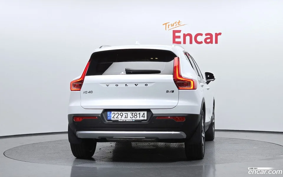 Volvo XC40 B4 2022 — миниатюра 4
