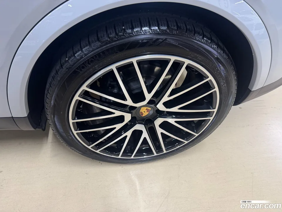 Porsche Cayenne 3.0 2024 — миниатюра 5
