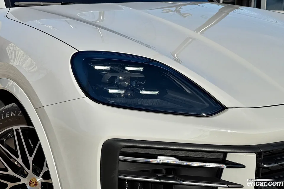 Porsche Cayenne 3.0 2023 — миниатюра 2