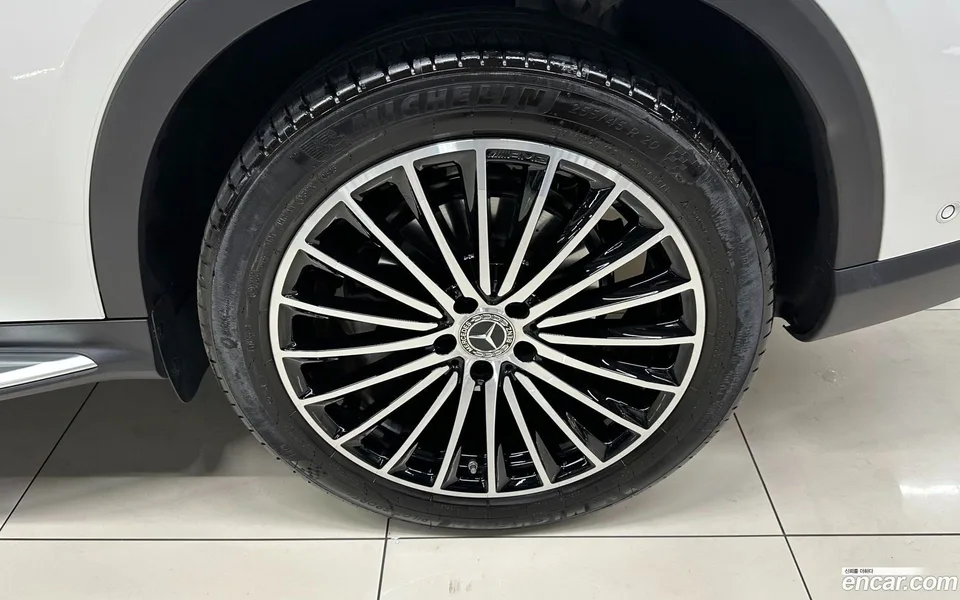 Mercedes-Benz GLC-Class GLC300 4MATIC AMG Line 2025 — миниатюра 5