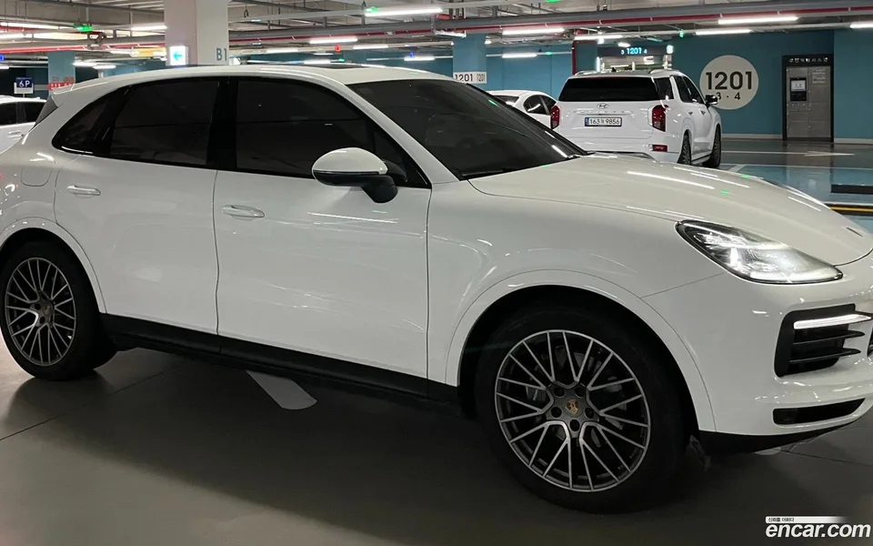 Porsche Cayenne 3.0 2023 — миниатюра 3