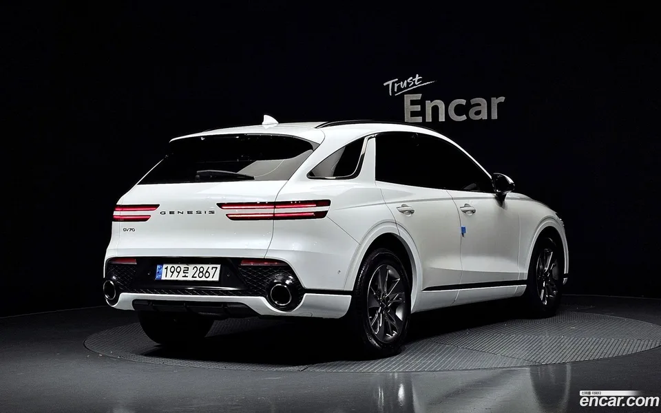 Genesis GV70 2.5T 2WD 2022 — миниатюра 2