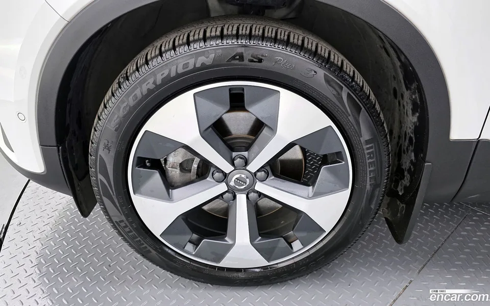Volvo XC40 B4 2022 — миниатюра 2