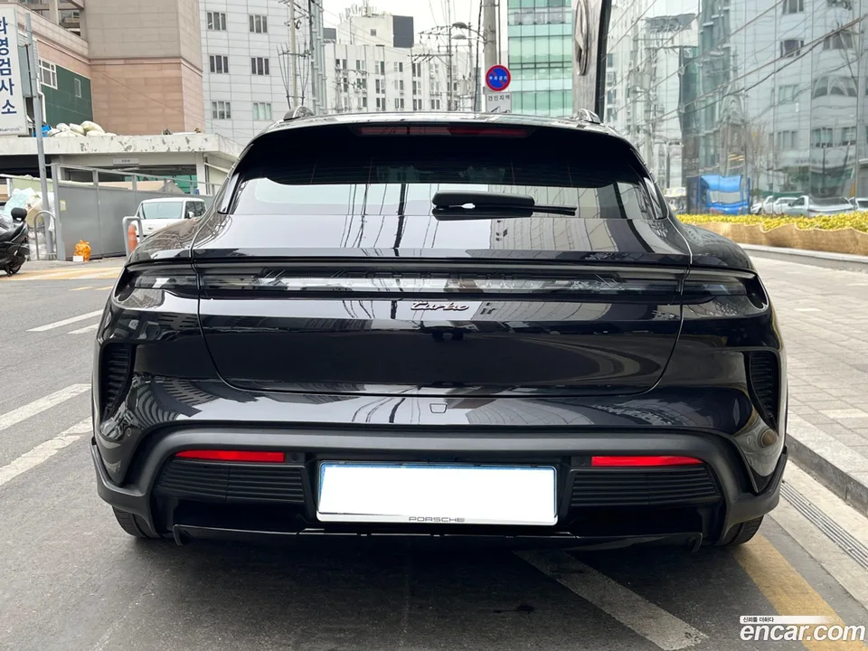 Porsche Taycan 2025 — миниатюра 4