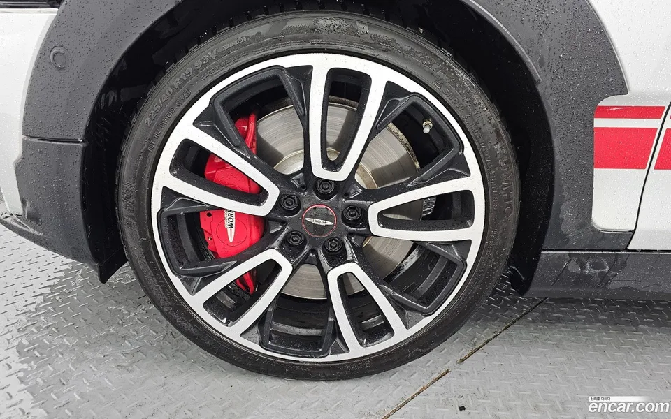 MINI Cooper S Clubman JCW 2023 — миниатюра 2