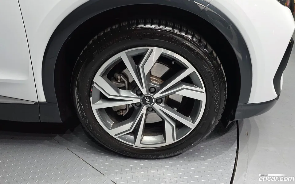 Audi Q4 e-tron 40 2022 — миниатюра 2