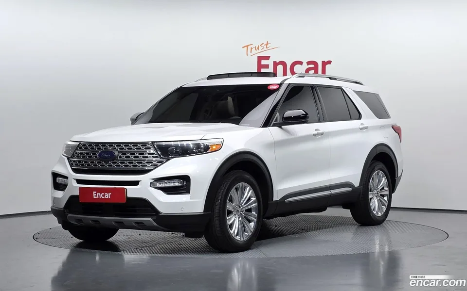 Ford Explorer 2.3 4WD 2023 — фото 1, купить с доставкой в Москву
