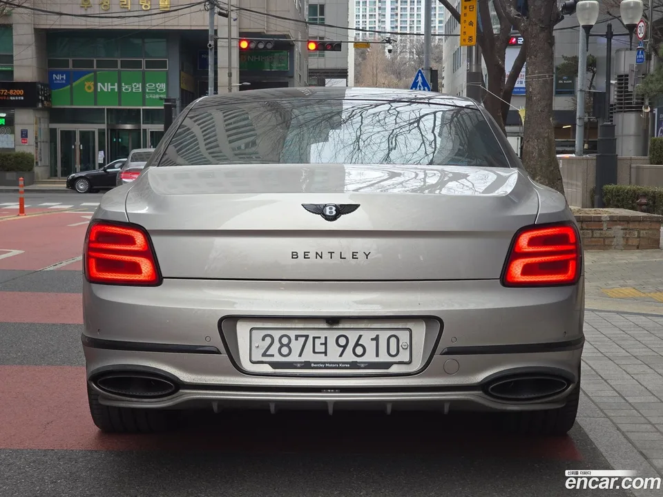 Bentley Flying Spur 4.0 2025 — миниатюра 5