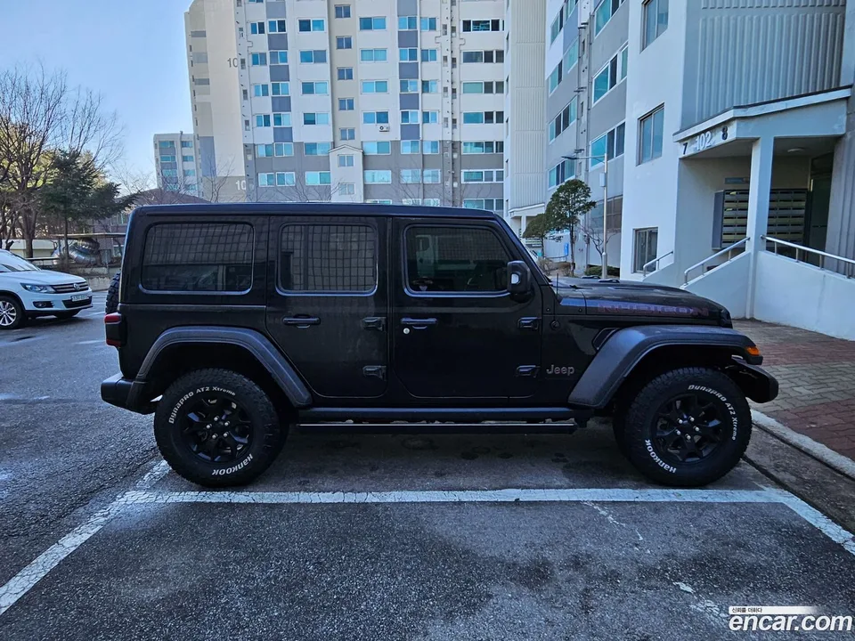Jeep Wrangler 2.0 4 2023 — миниатюра 2