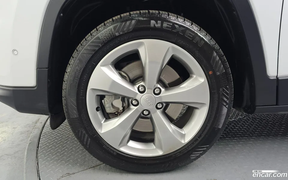 Jeep Cherokee 2.4 AWD 2022 — миниатюра 2
