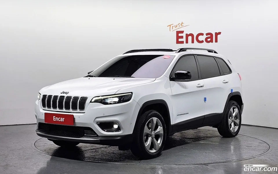Jeep Cherokee 2.4 AWD 2022 — фото 1, купить с доставкой в Москву