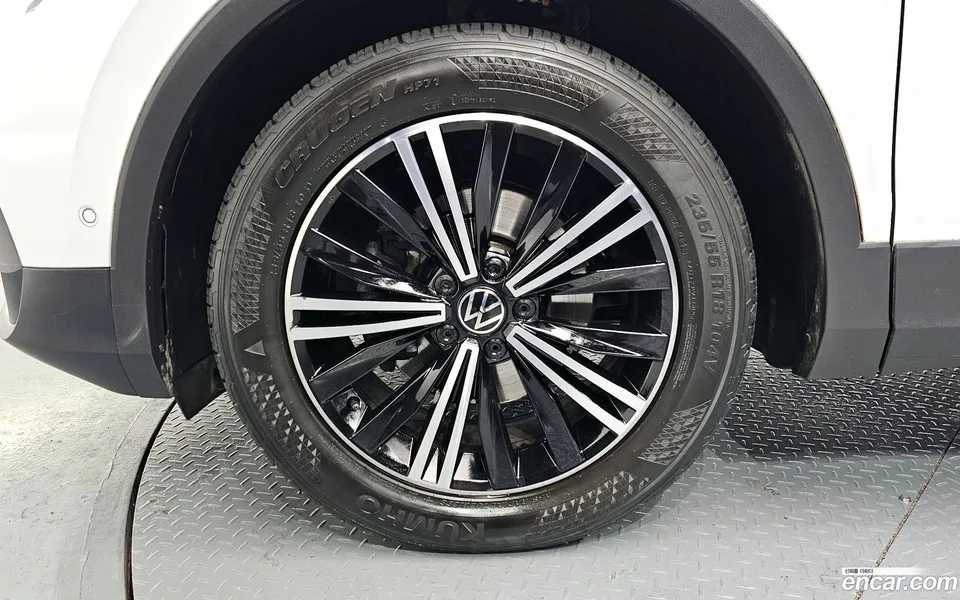Volkswagen Tiguan 2.0 TDI 2023 — миниатюра 2