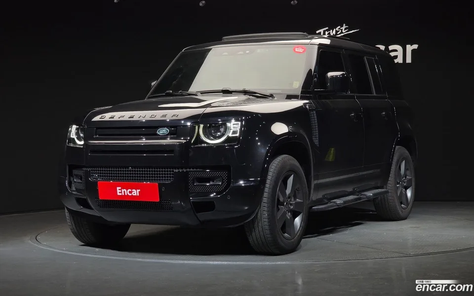 Land Rover Defender 110 D300 X- HSE 2025 — photo 1, buy with delivery to Moscow