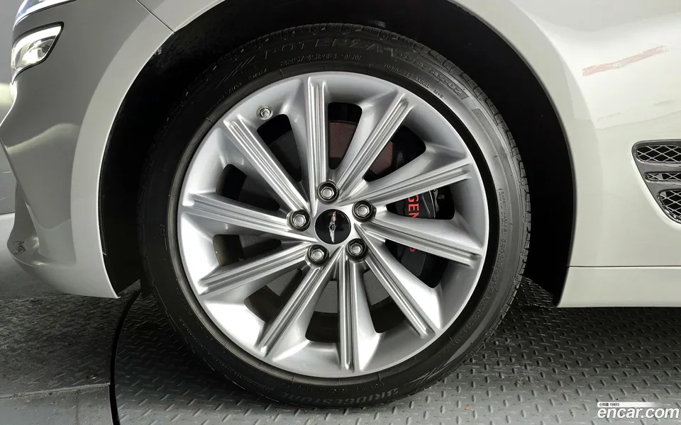 Genesis G70 Shooting Brake 2.5T 2WD 2024 — миниатюра 2