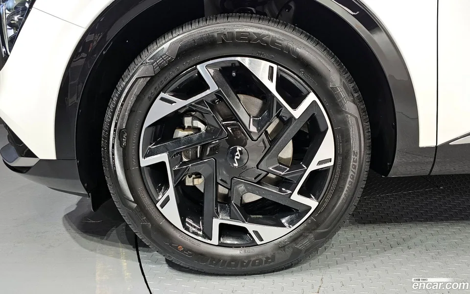 Kia Sportage 1.6 2WD 2023 — миниатюра 5
