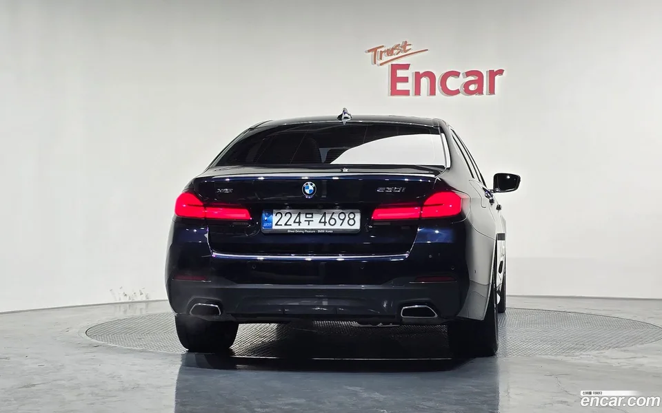BMW 5 Series 530i xDrive M 2022 — миниатюра 4