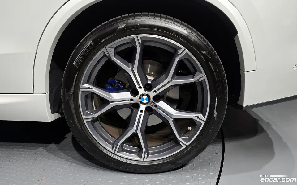 BMW X5 xDrive 40i M 2024 — миниатюра 2