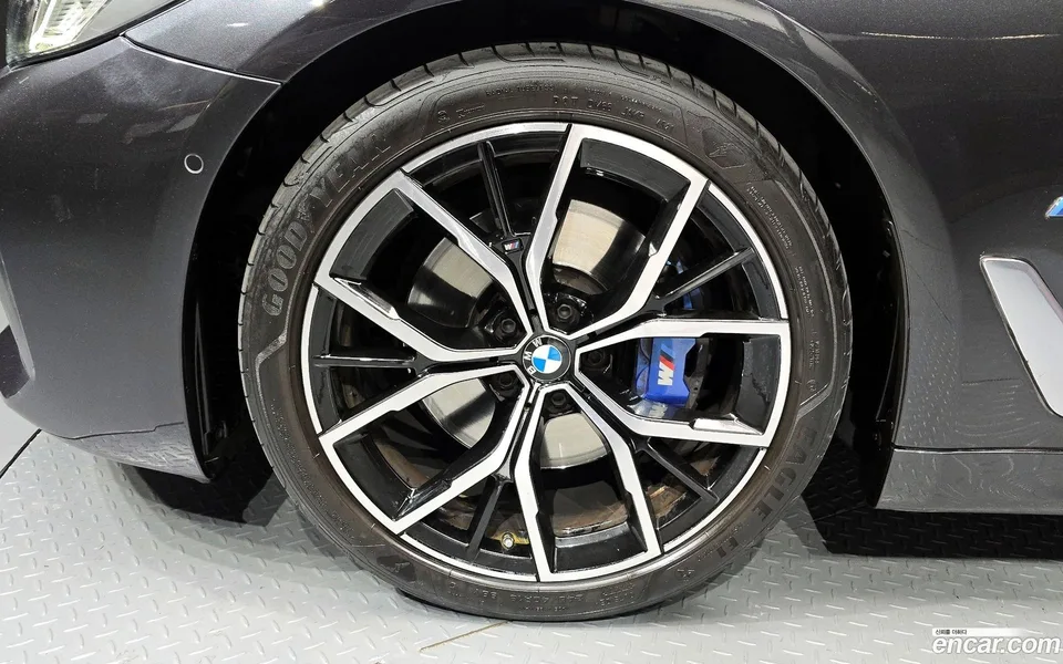BMW 5 Series 530i M 2022 — миниатюра 5
