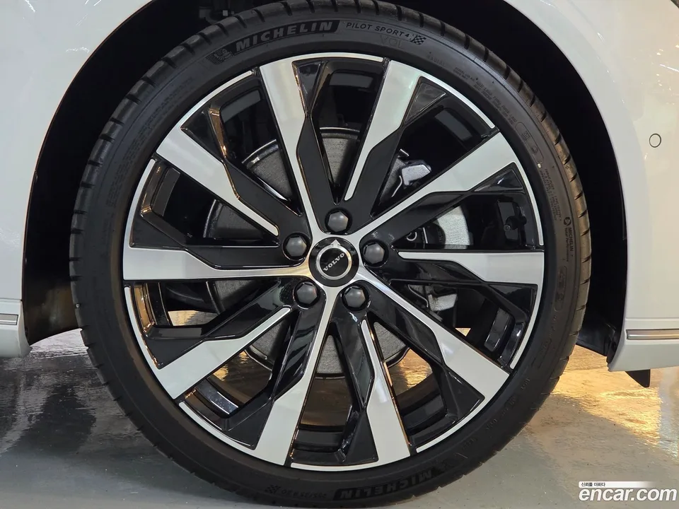 Volvo S90 B5 2025 — миниатюра 2