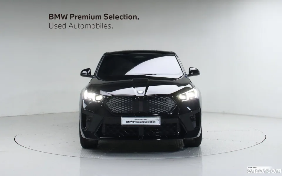 BMW iX2 eDrive 20 M 2024 — миниатюра 3