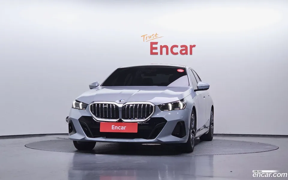 BMW 5 Series 520i M 2025 — миниатюра 3
