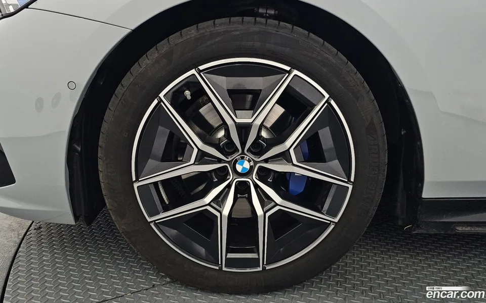 BMW 5 Series 520i M 2025 — миниатюра 5