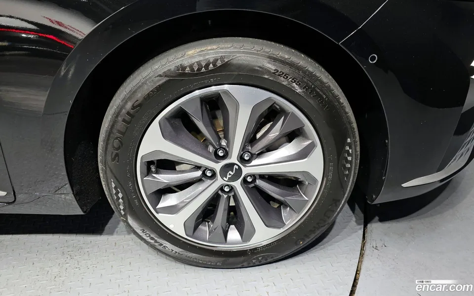 Kia K8 Hybrid 2023 — миниатюра 2