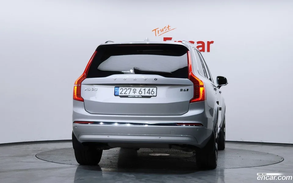 Volvo XC90 B6 2023 — миниатюра 4