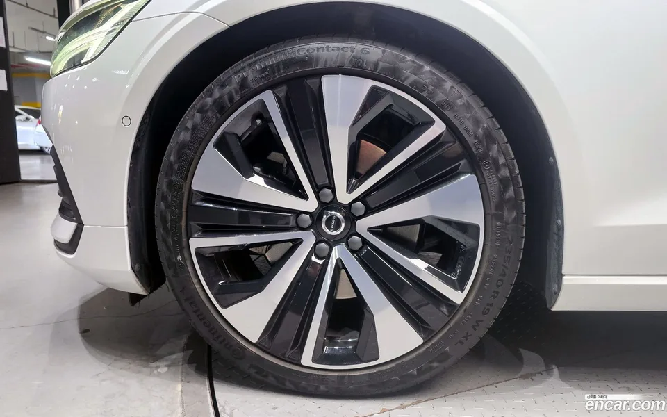 Volvo S60 B5 2023 — миниатюра 2