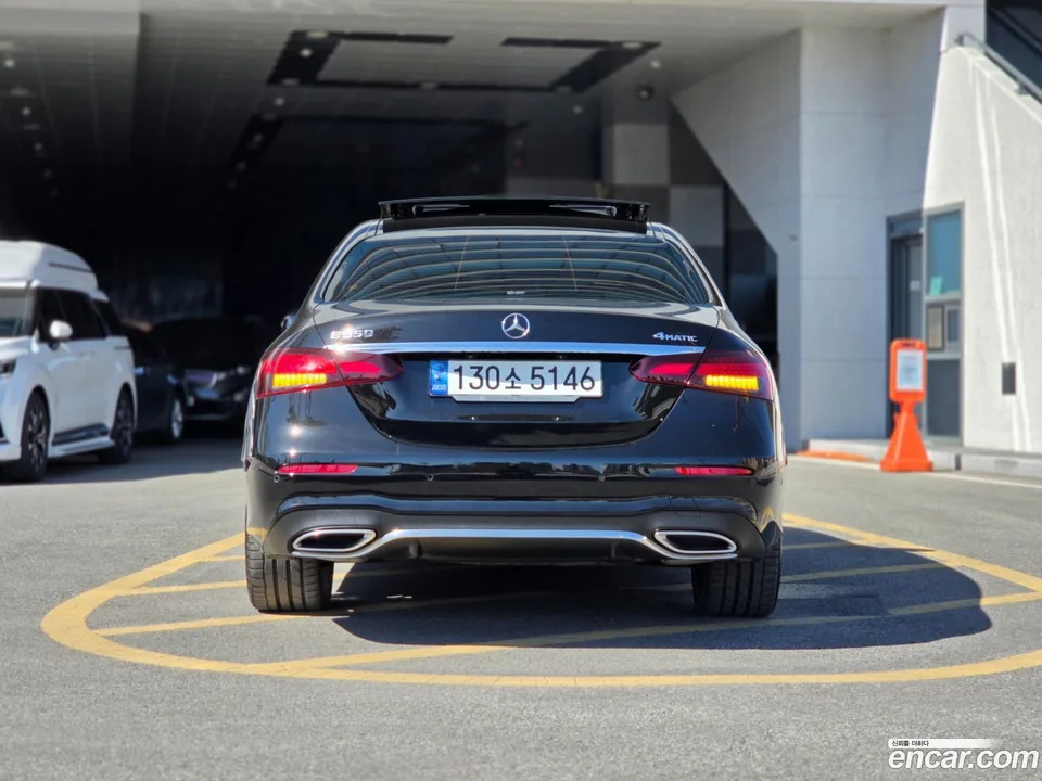 Mercedes-Benz E-Class E350 4MATIC AMG Line 2022 — миниатюра 2