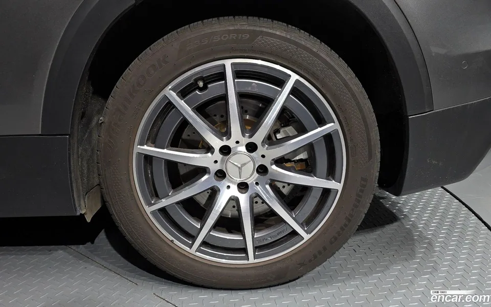 Mercedes-Benz GLB-Class AMG GLB35 4MATIC 2022 — миниатюра 2
