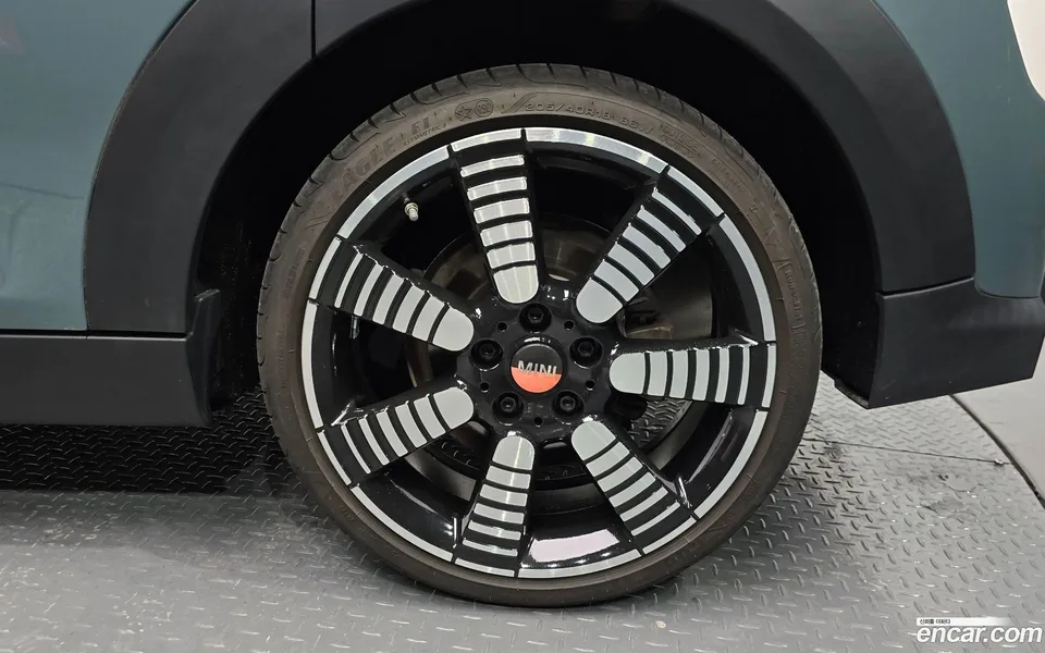 MINI Cooper S 5 2023 — миниатюра 2
