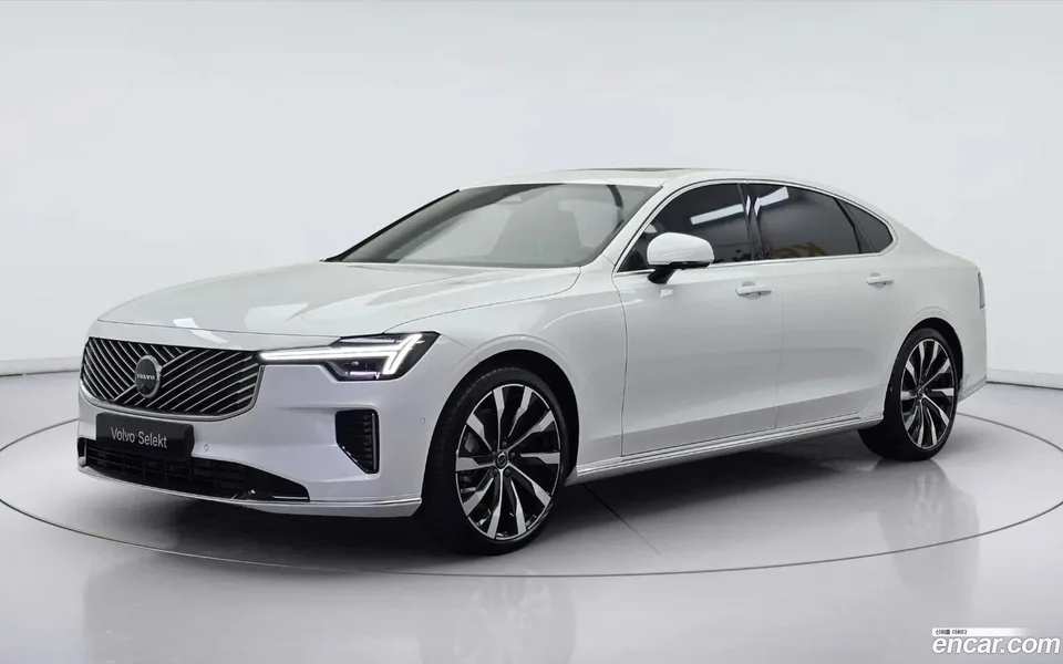 Volvo S90 B5 2025 — фото 1, купить с доставкой в Москву