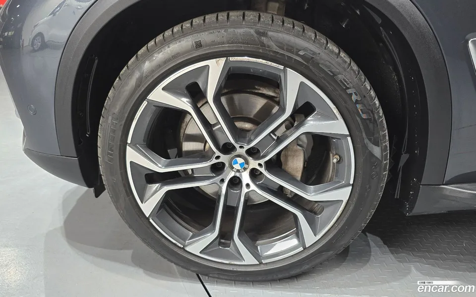 BMW X5 xDrive 40i xLine 2022 — миниатюра 2