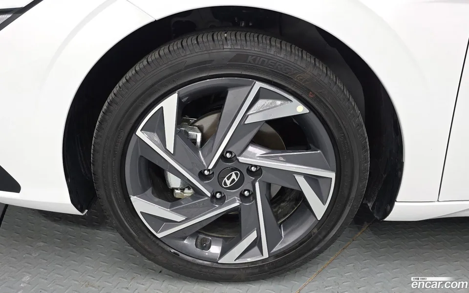 Hyundai Avante CN7 1.6 2025 — миниатюра 2