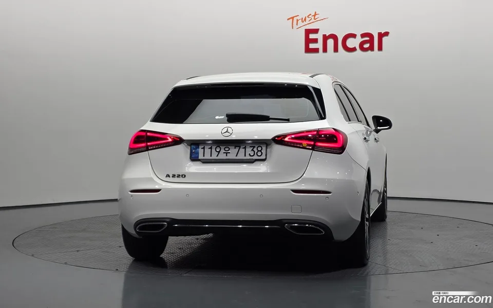 Mercedes-Benz A-Class A220 2022 — миниатюра 4