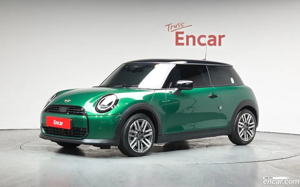 MINI Cooper C 2024 — фото 1, купить с доставкой в Москву