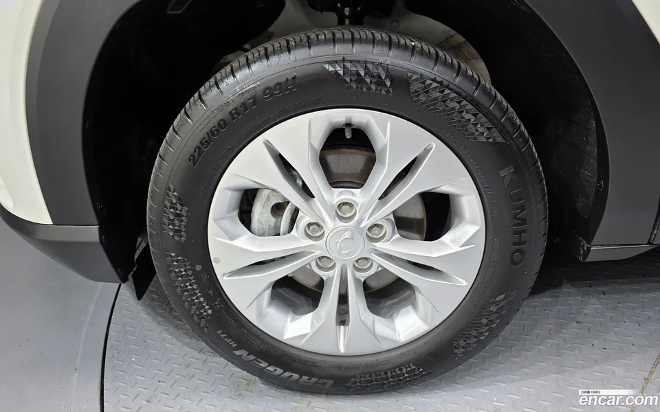 KG Mobility Torres 1.5 2WD 2024 — thumbnail 2