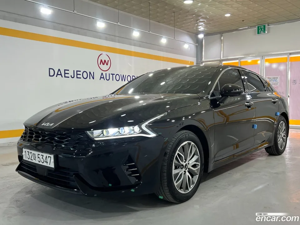 Kia K5 Hybrid 2023 — фото 1, купить с доставкой в Москву