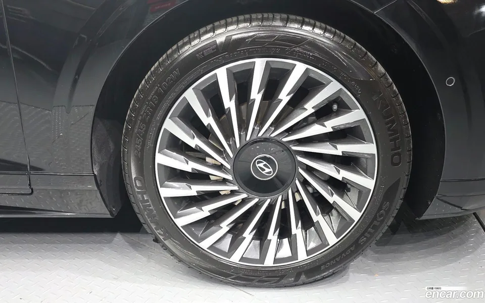 Hyundai Grandeur Hybrid 2023 — миниатюра 2