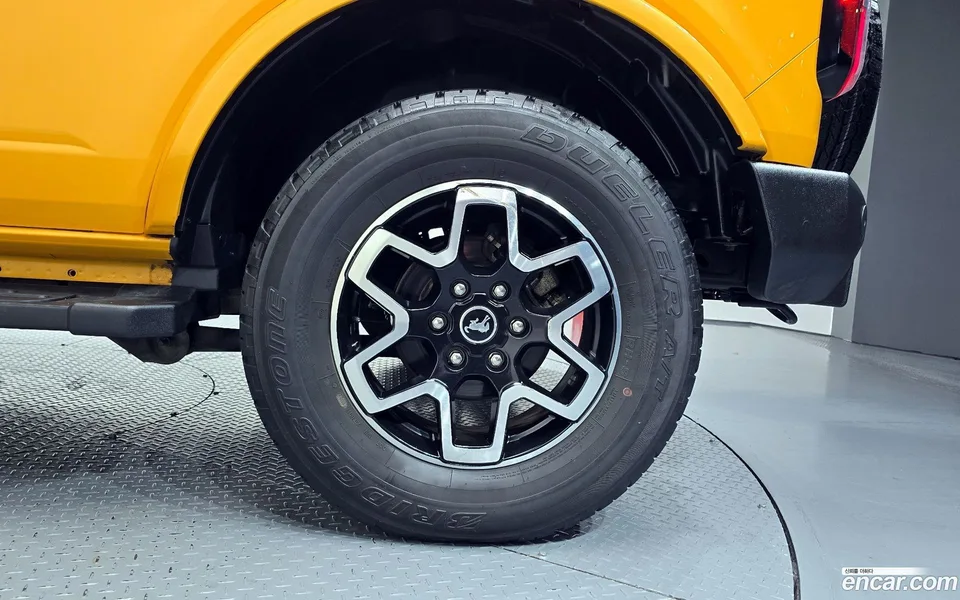 Ford Bronco 2.7 2022 — миниатюра 2