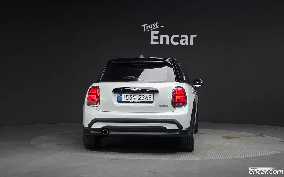 MINI Cooper 5 2023 — миниатюра 4