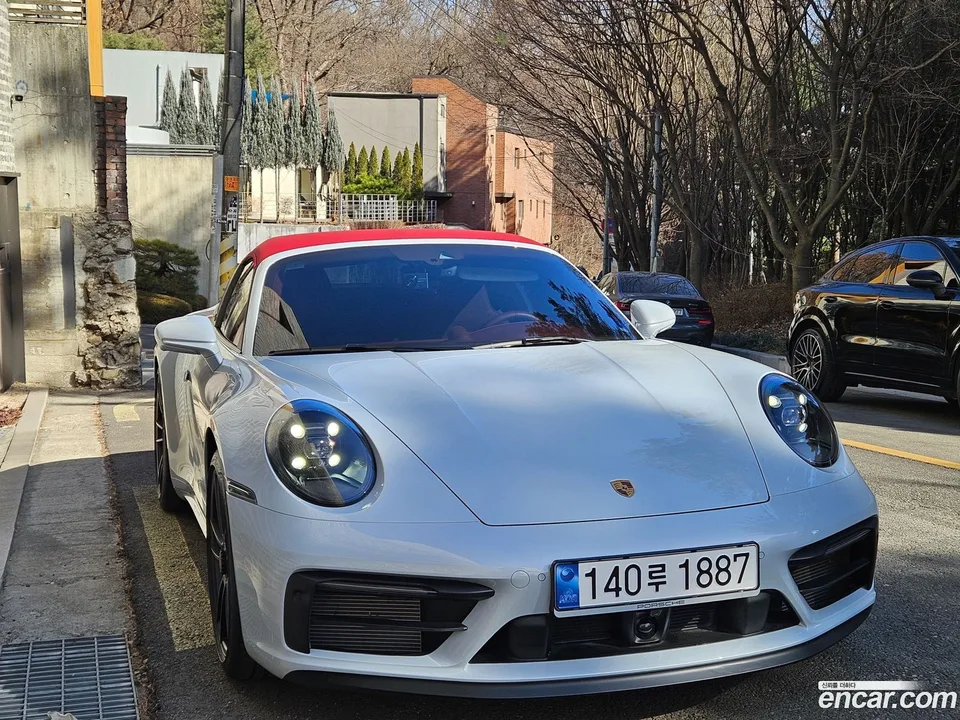 Porsche 911 (992) 4 GTS 2023 — миниатюра 3
