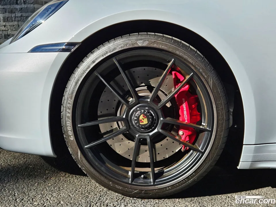 Porsche 911 (992) 4 GTS 2023 — миниатюра 5