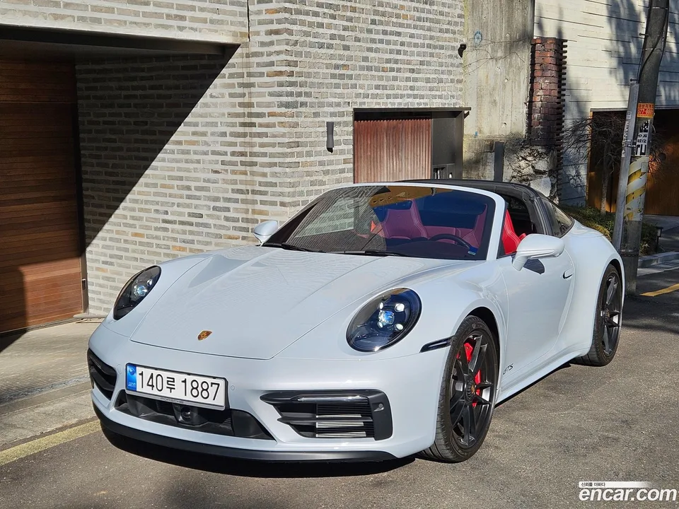 Porsche 911 (992) 4 GTS 2023 — фото 1, купить с доставкой в Москву