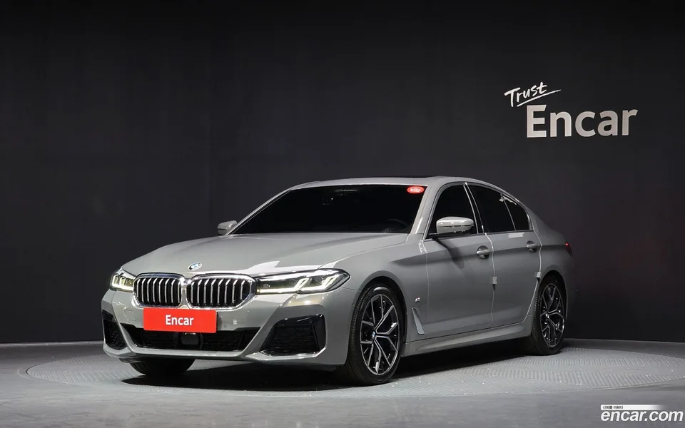 BMW 5 Series 530i M 2022 — фото 1, купить с доставкой в Москву