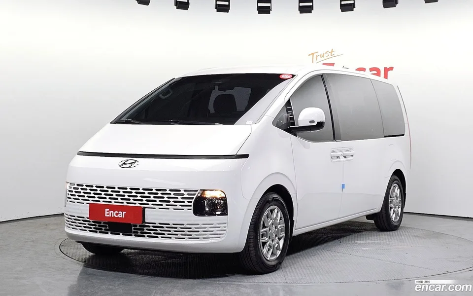Hyundai Staria L3.5 11 2024 — фото 1, купить с доставкой в Москву