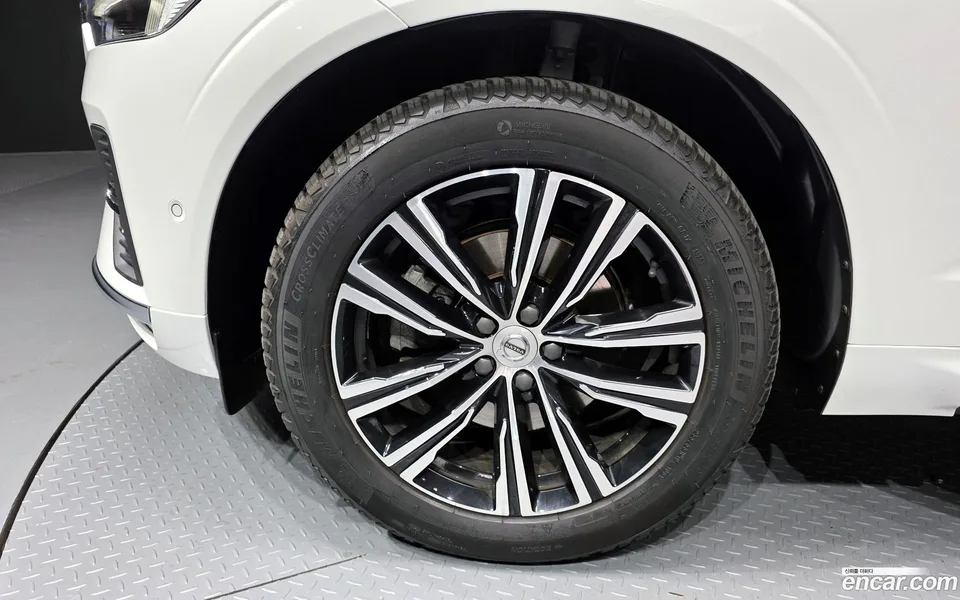 Volvo XC60 B5 2022 — миниатюра 2