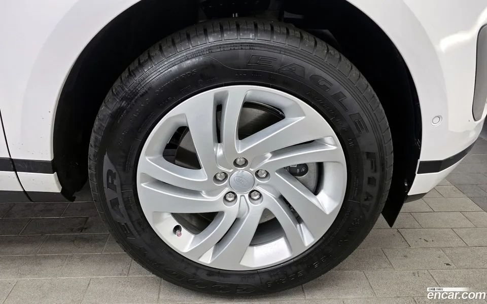 Land Rover Range Rover Evoque P250 S 2024 — миниатюра 2